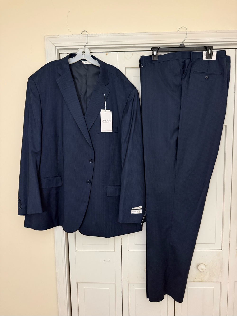 New Navy 2 Piece Suit Lineage performance Executive Fit Men’s 58R 56W